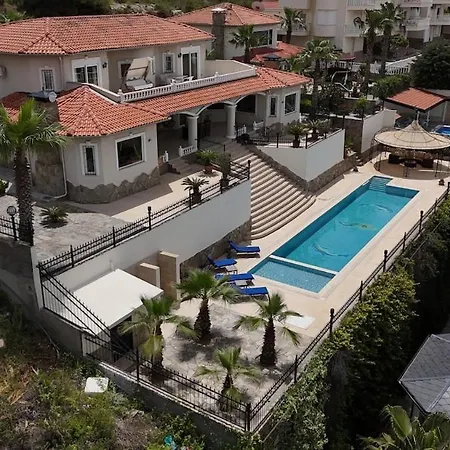 Great With Beatiful View And 4 Bedrooms 1000 Sqm Area Villa *