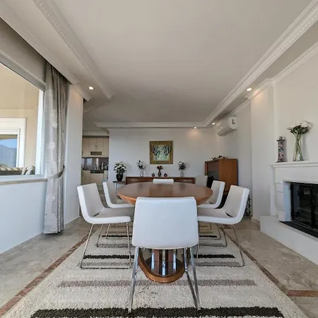 Vila Great Villa With Beatiful View And 4 Bedrooms More 1000 Sqm Area *