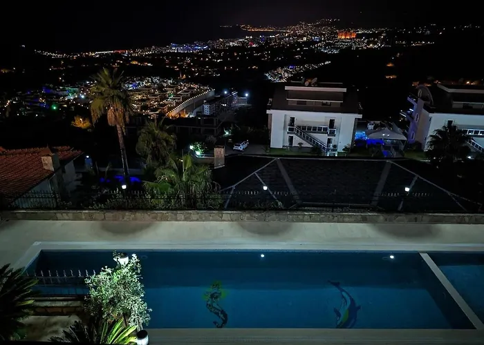 Great With Beatiful View And 4 Bedrooms 1000 Sqm Area Villa