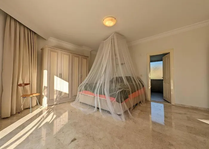 Great With Beatiful View And 4 Bedrooms 1000 Sqm Area Βίλα